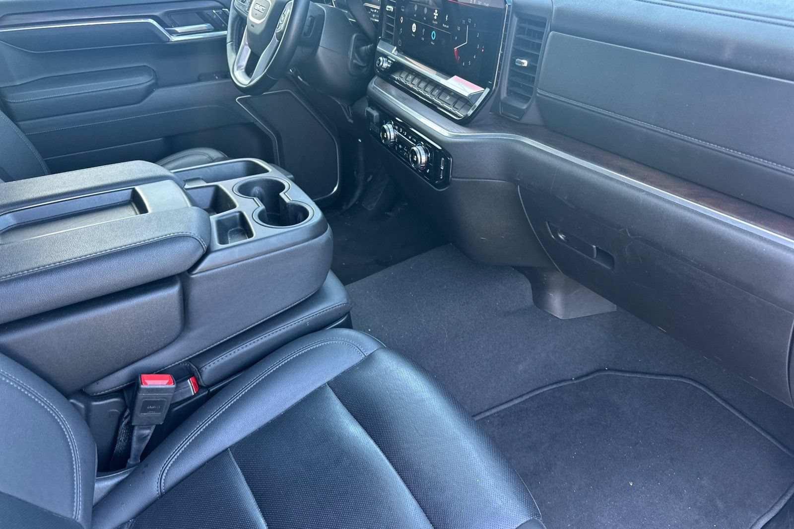 Used 2025 GMC Sierra 1500 SLT RWD image 18