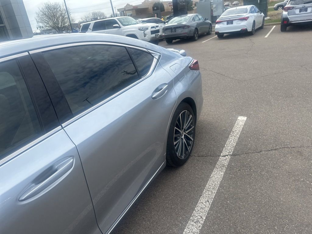 Certified 2023 Lexus ES 350 w/ Premium Package image 5