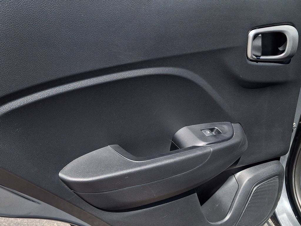 Certified 2024 Hyundai Venue SEL FWD image 12