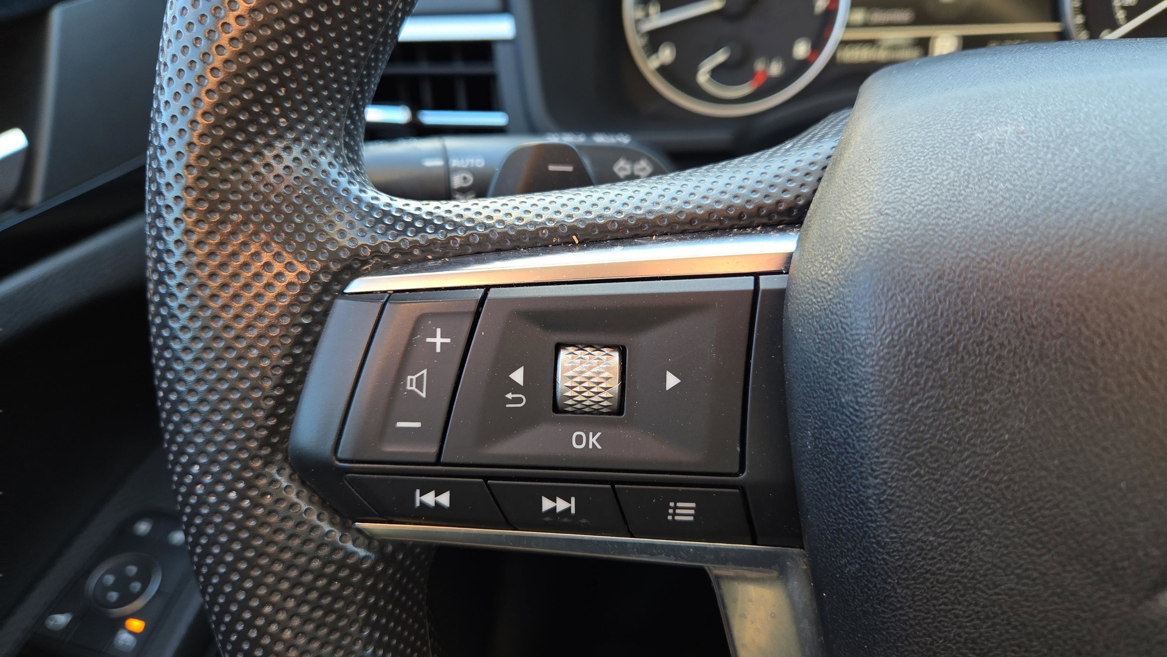 Used 2022 Mitsubishi Outlander ES image 32