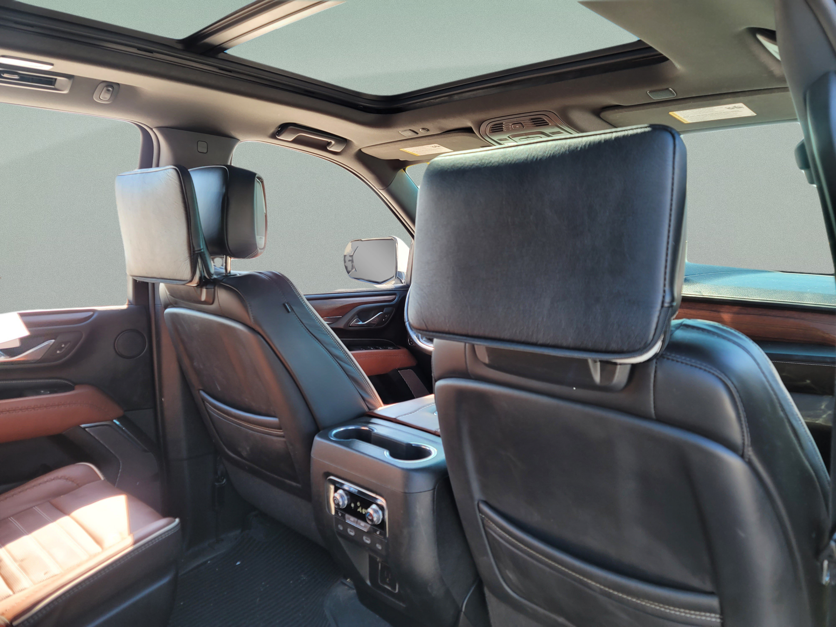 Used 2023 GMC Yukon XL Denali Ultimate AWD/4WD image 22
