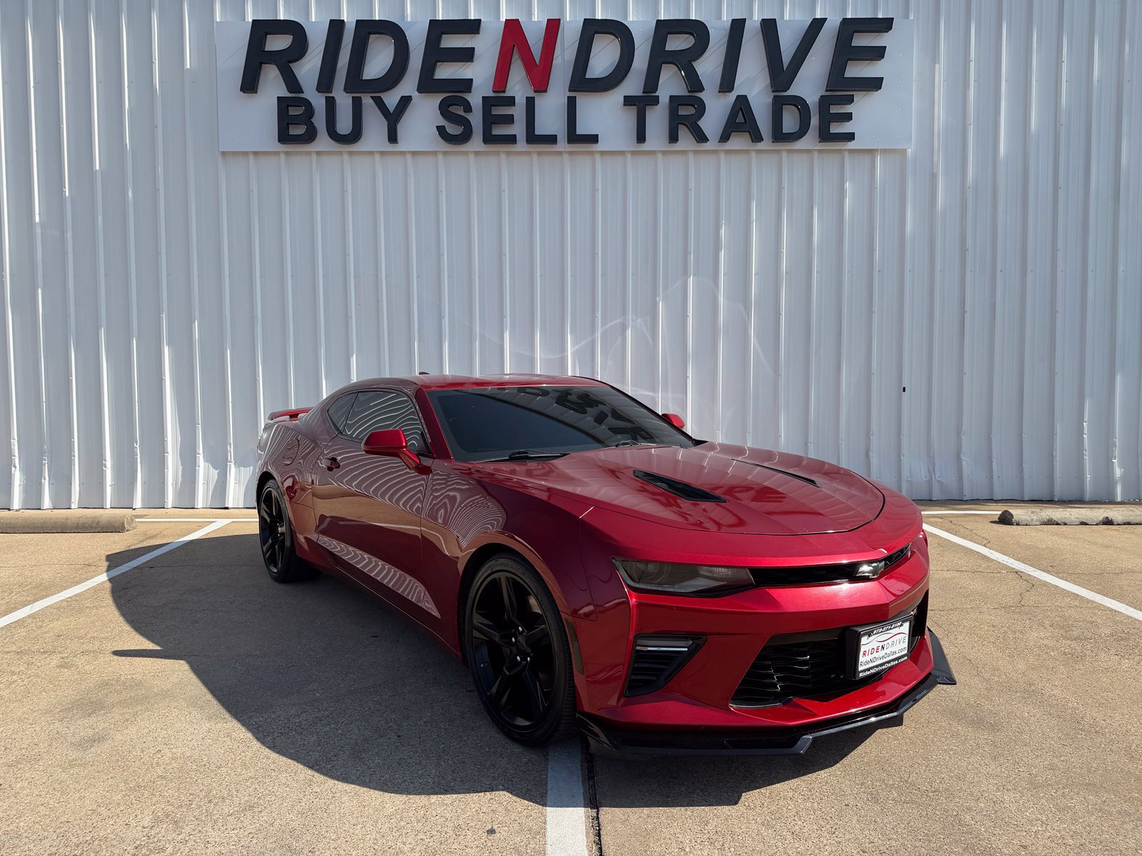 Used 2018 Chevrolet Camaro SS RWD image 9