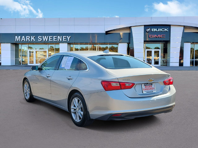 Used 2017 Chevrolet Malibu LT FWD image 29