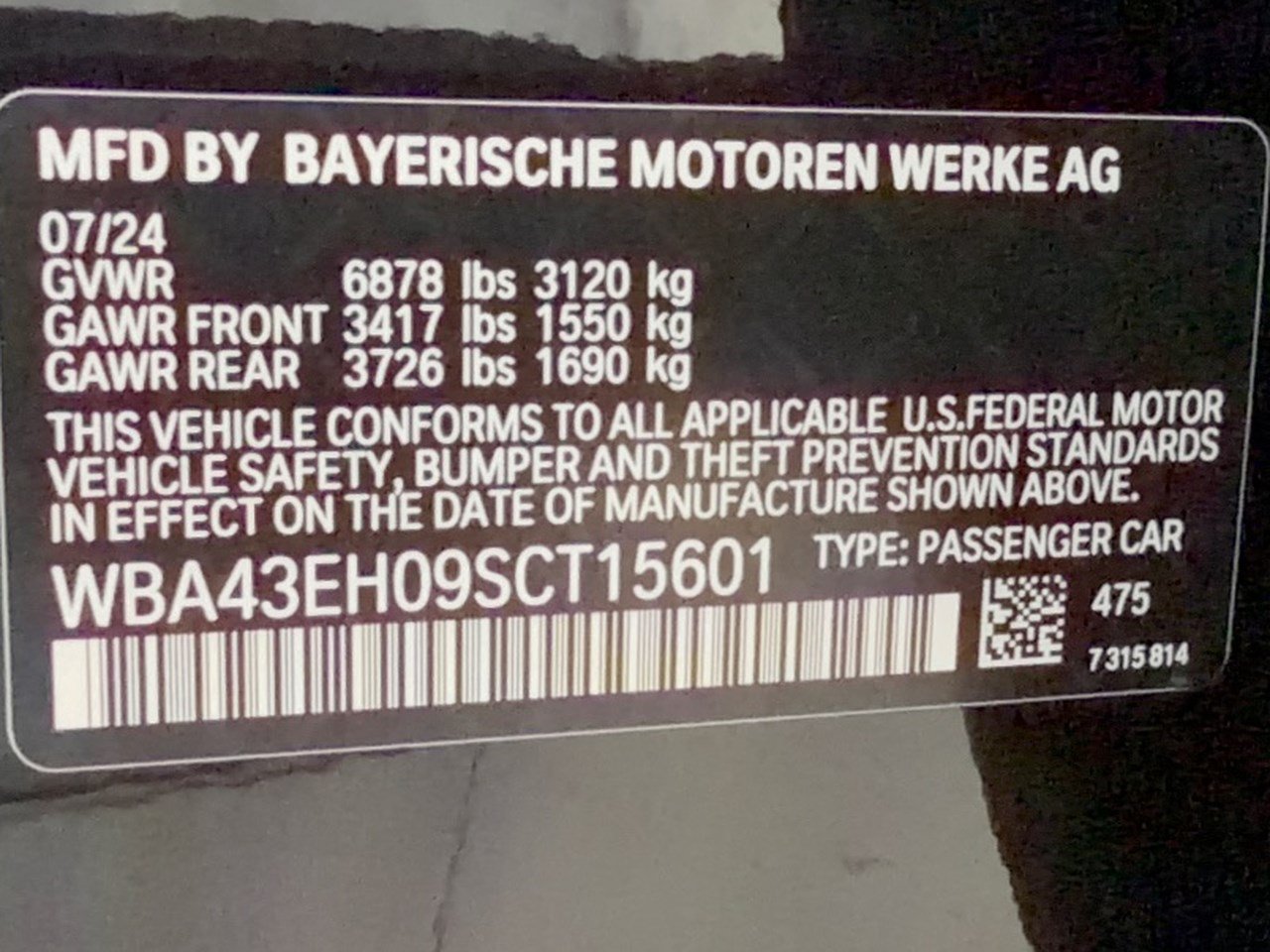 Certified 2025 BMW 750e xDrive AWD/4WD image 31