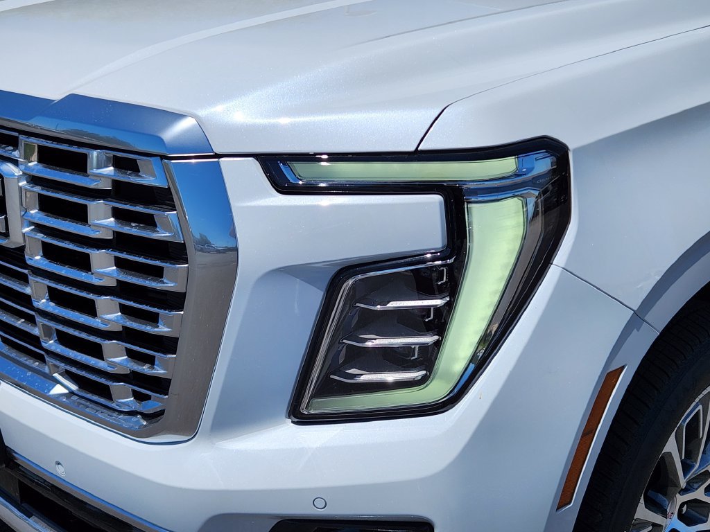 New 2026 GMC Yukon XL Denali w/ Denali Reserve Package AWD/4WD image 5
