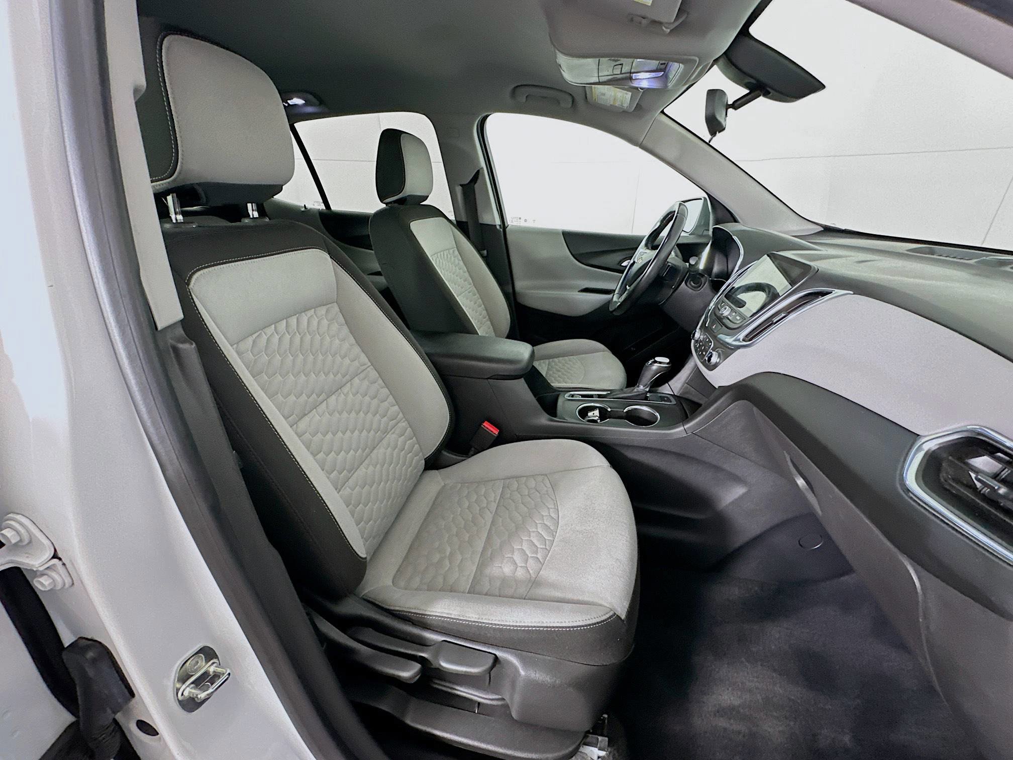 Used 2019 Chevrolet Equinox LT image 30