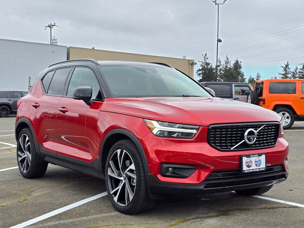 Used 2022 Volvo XC40 T5 R-Design w/ Advanced Package AWD/4WD image 8