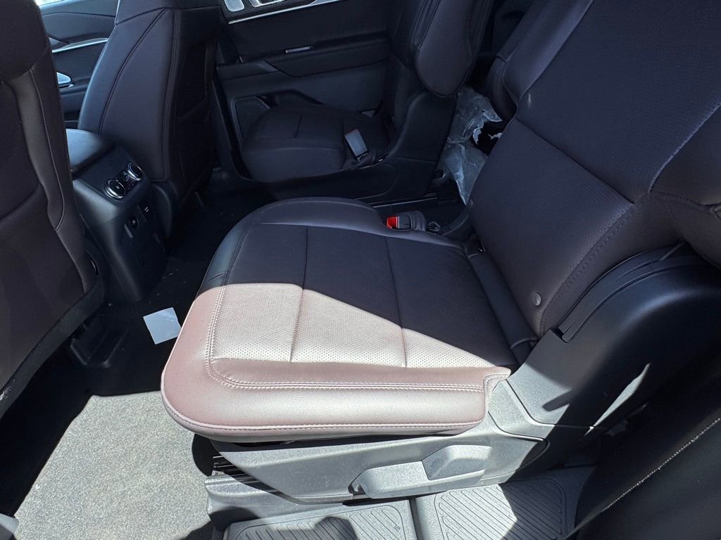 New 2026 Ford Explorer Platinum image 26