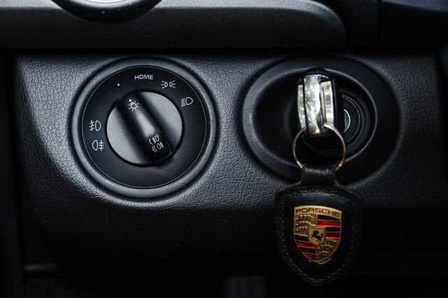 Used 2005 Porsche Boxster image 57