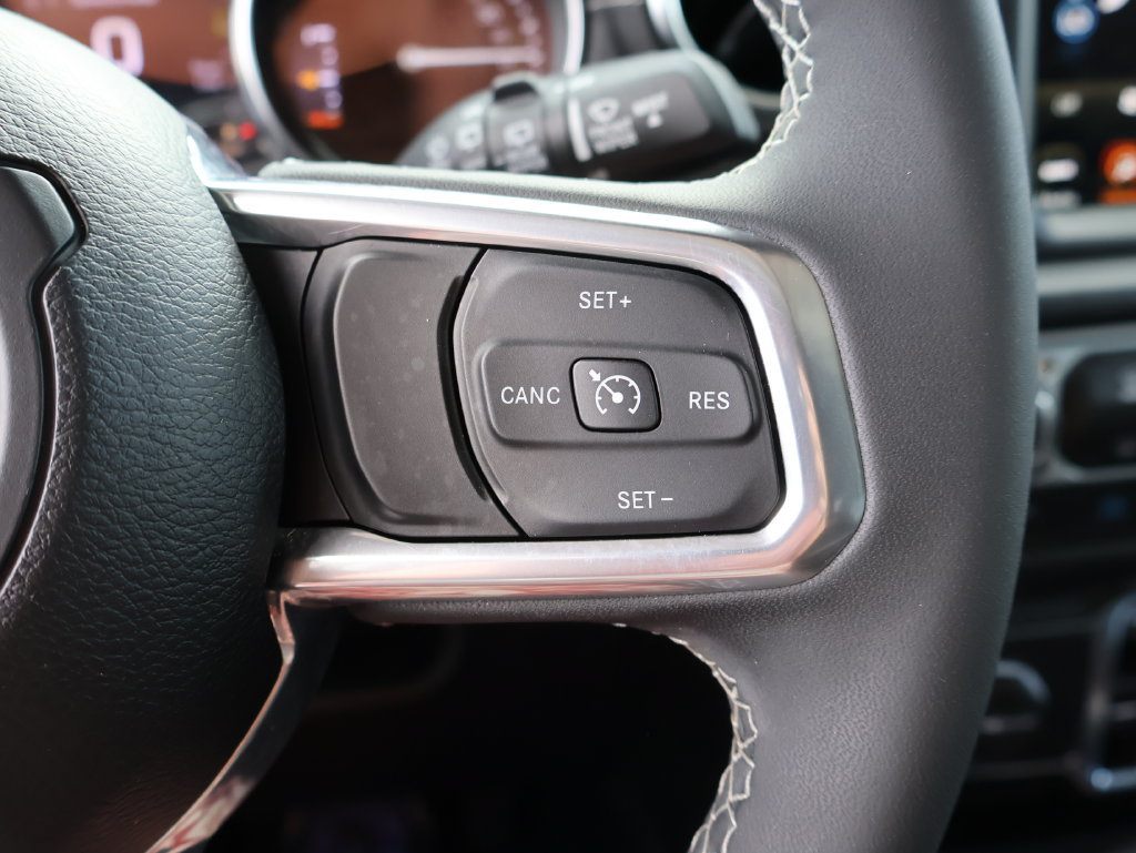Used 2023 Jeep Wrangler Unlimited Sahara AWD/4WD image 26