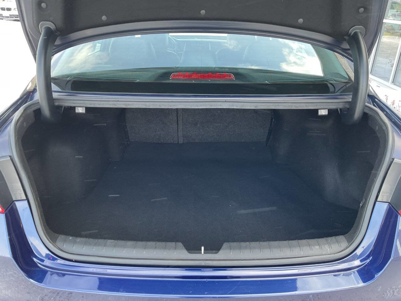 Used 2018 Kia Optima S image 32