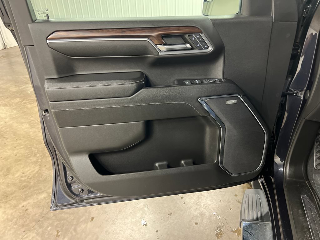 Certified 2023 GMC Sierra 1500 SLT w/ SLT Premium Package AWD/4WD image 15