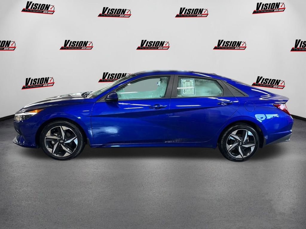 Used 2023 Hyundai Elantra SEL w/ Convenience Package image 8