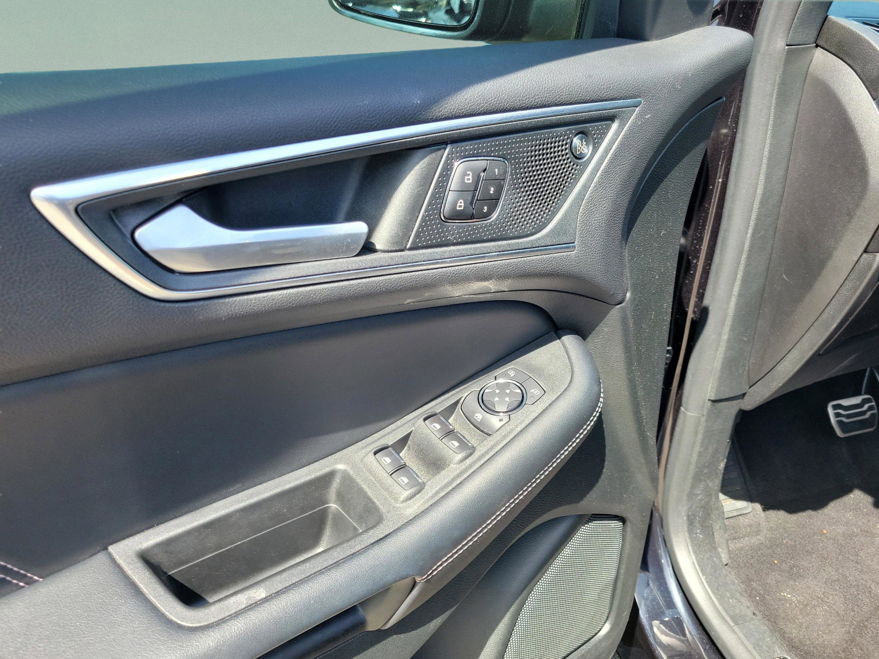 Used 2022 Ford Edge ST image 7