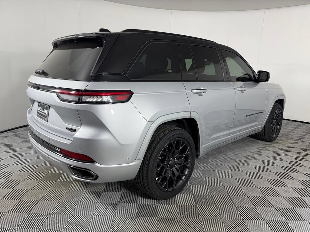 Used 2025 Jeep Grand Cherokee Summit w/ Obsidian Package AWD/4WD image 8