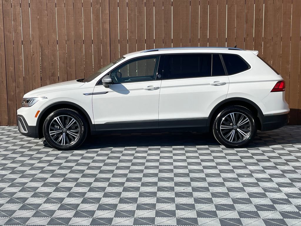 Used 2024 Volkswagen Tiguan Wolfsburg Edition image 7