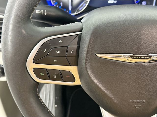 Used 2024 Chrysler Pacifica Touring-L image 21