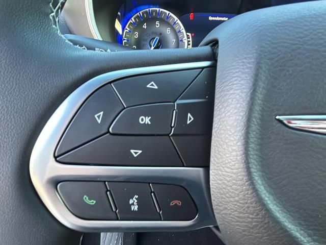 New 2026 Chrysler Pacifica Select FWD image 29