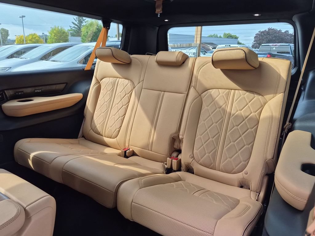 New 2026 Jeep Grand Wagoneer L Summit AWD/4WD image 33