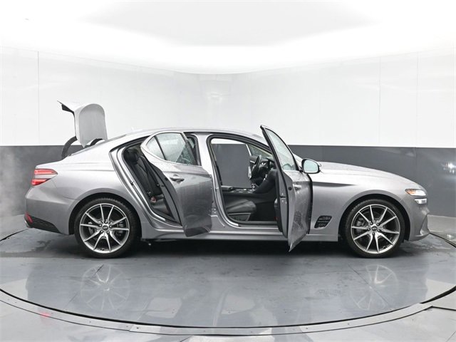 Used 2023 Genesis G70 2.0T image 52