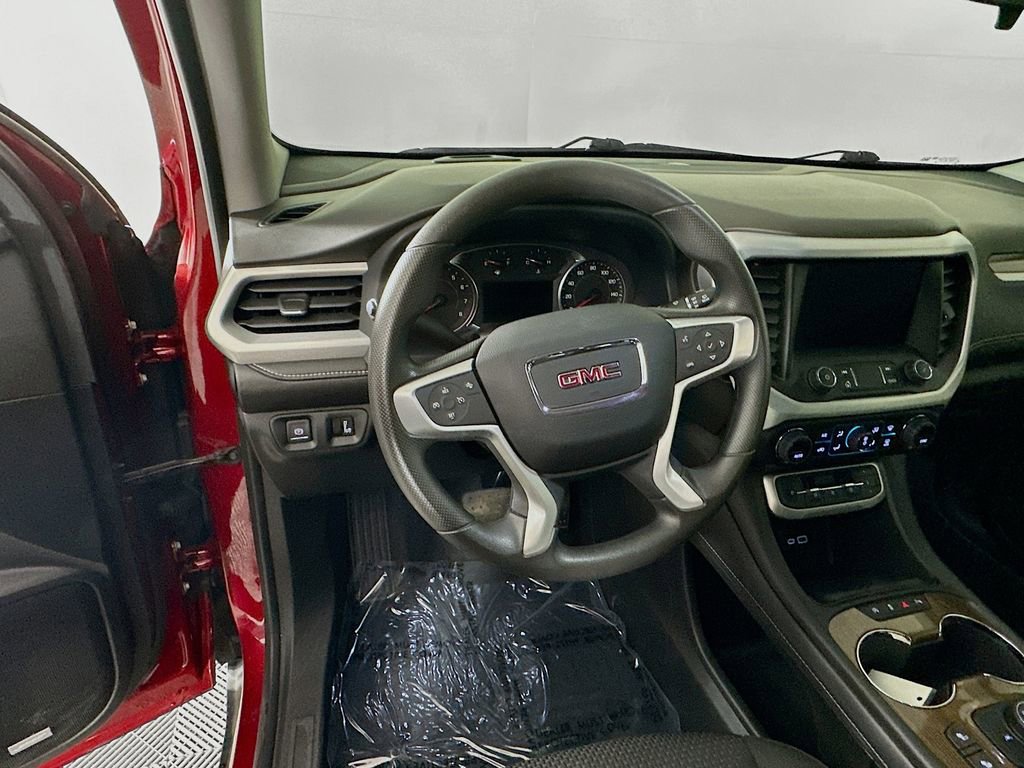 Used 2023 GMC Acadia SLE w/ Driver Convenience Package image 16