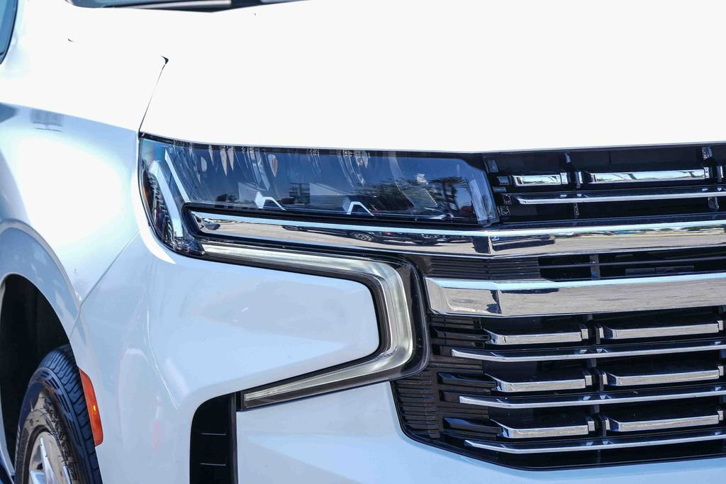 Used 2024 Chevrolet Suburban Premier RWD image 4