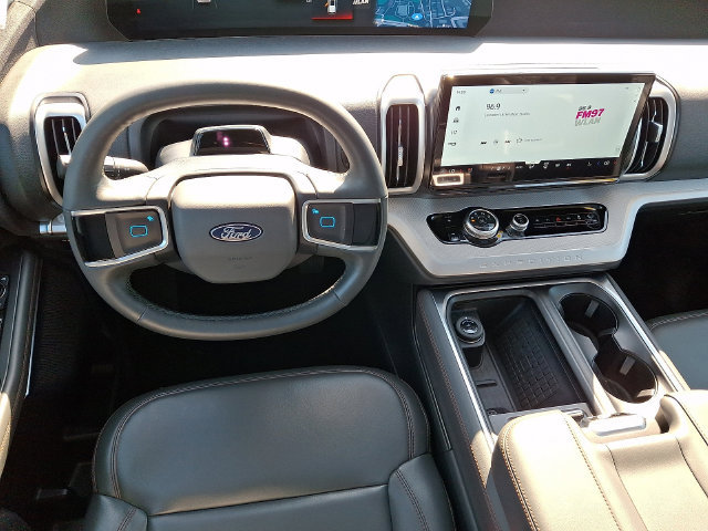 Certified 2025 Ford Expedition Active AWD/4WD image 15