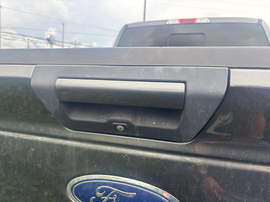 Used 2017 Ford F150 XLT w/ Equipment Group 302A Luxury AWD/4WD image 4