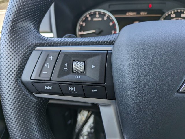 New 2026 Mitsubishi Outlander ES FWD image 21