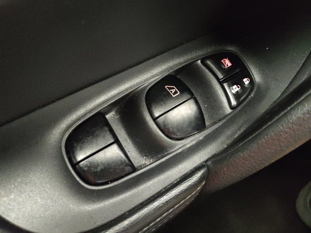 Used 2016 Nissan Rogue SV AWD/4WD image 27