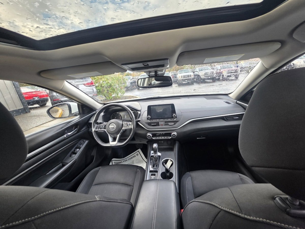 Used 2019 Nissan Altima 2.5 SV FWD image 13
