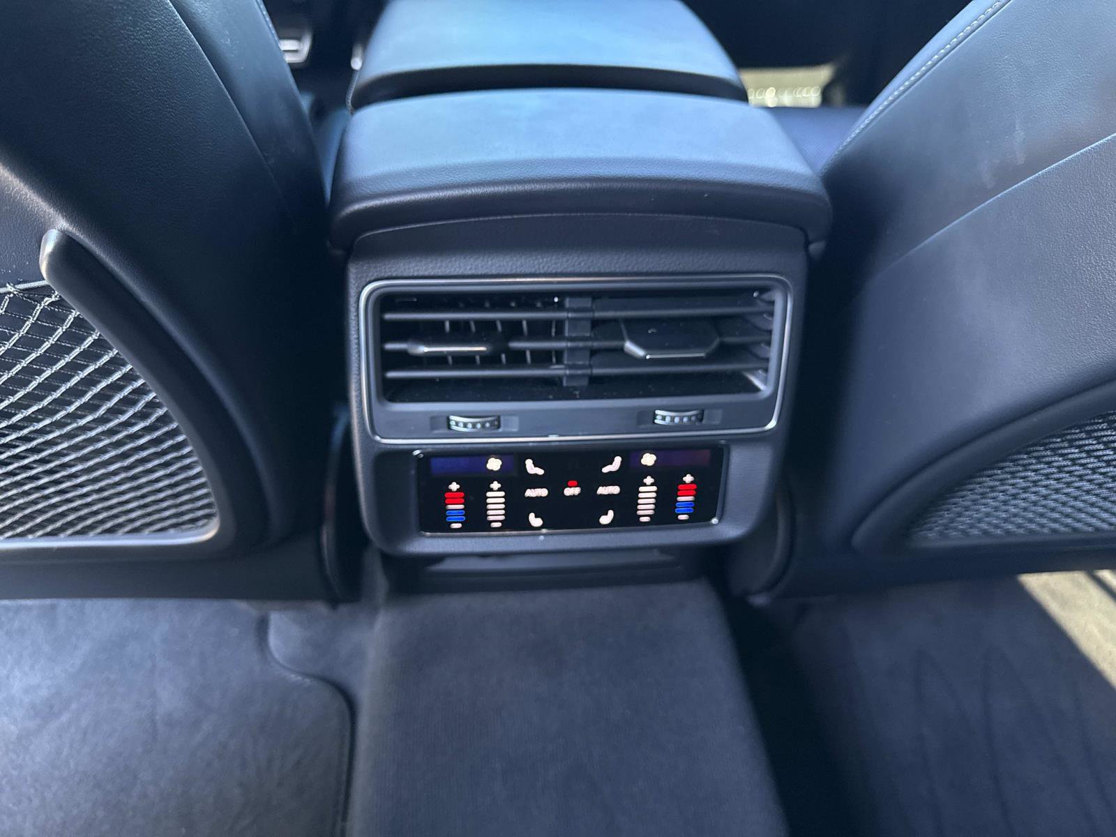 Used 2024 Audi SQ8 Premium Plus w/ Executive Package image 17