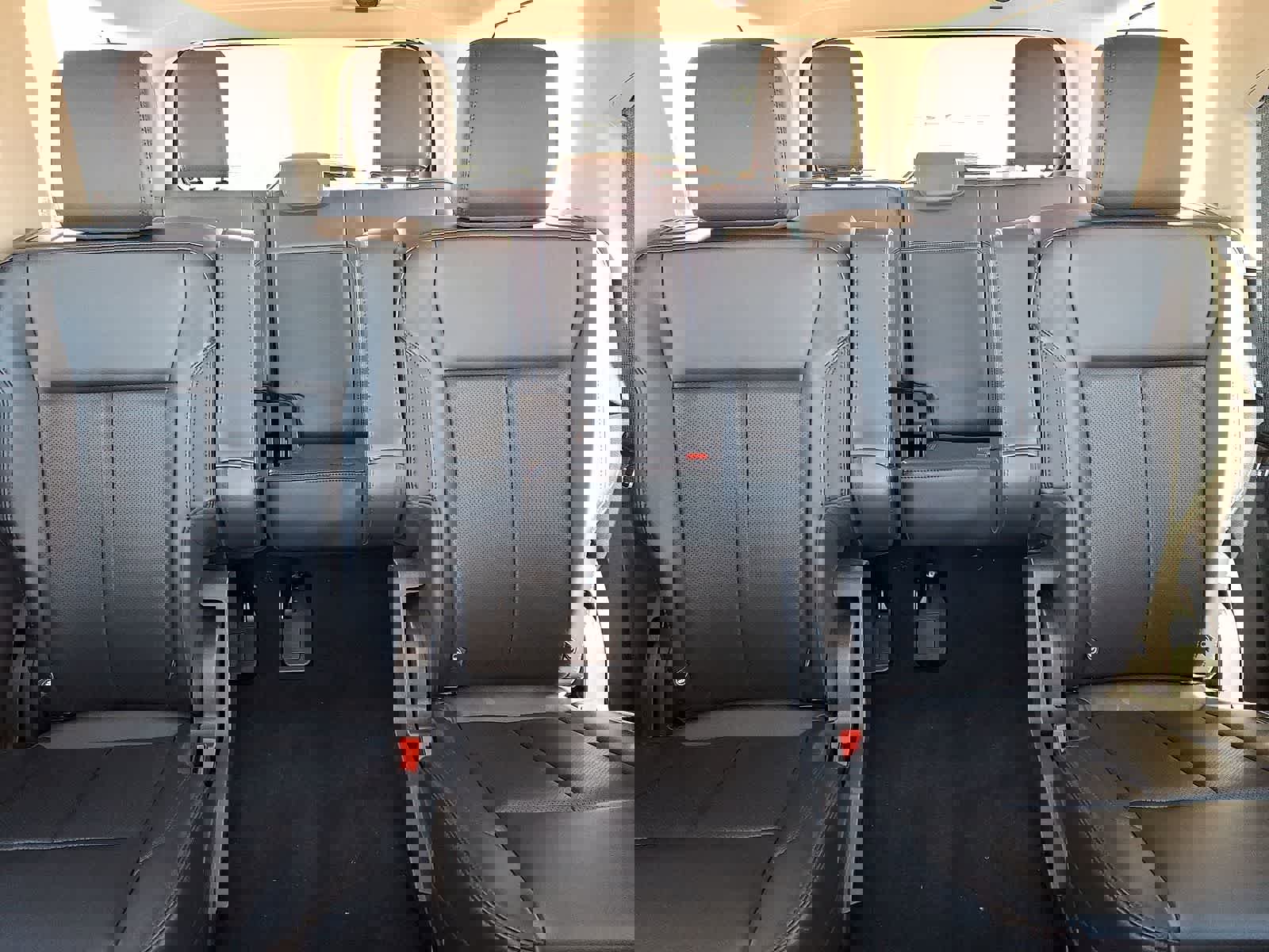 Used 2023 Ford Expedition XLT image 14