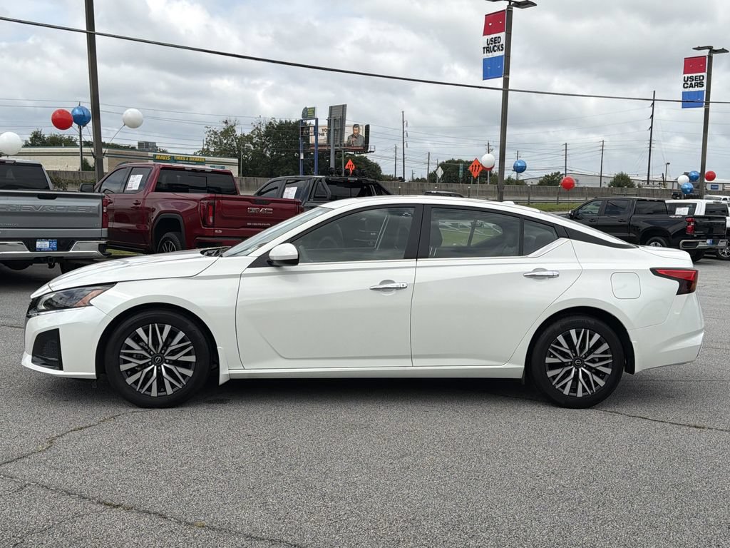 Used 2023 Nissan Altima 2.5 SV w/ SV Premium Package FWD image 20