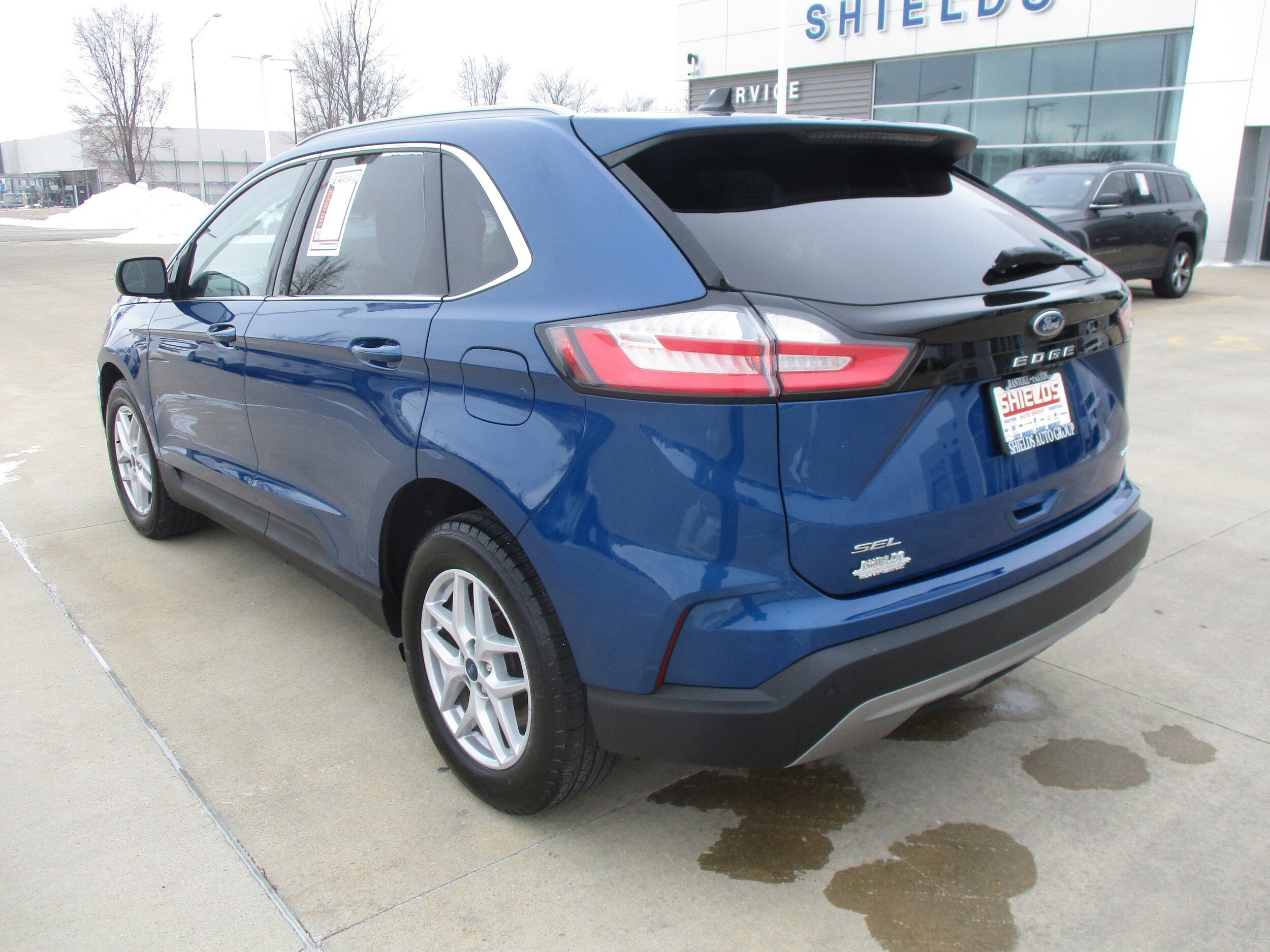 Used 2024 Ford Edge SEL w/ Convenience Package image 4