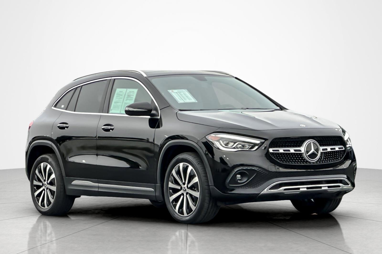 Used 2023 Mercedes-Benz GLA 250 4MATIC w/ Premium Package image 7