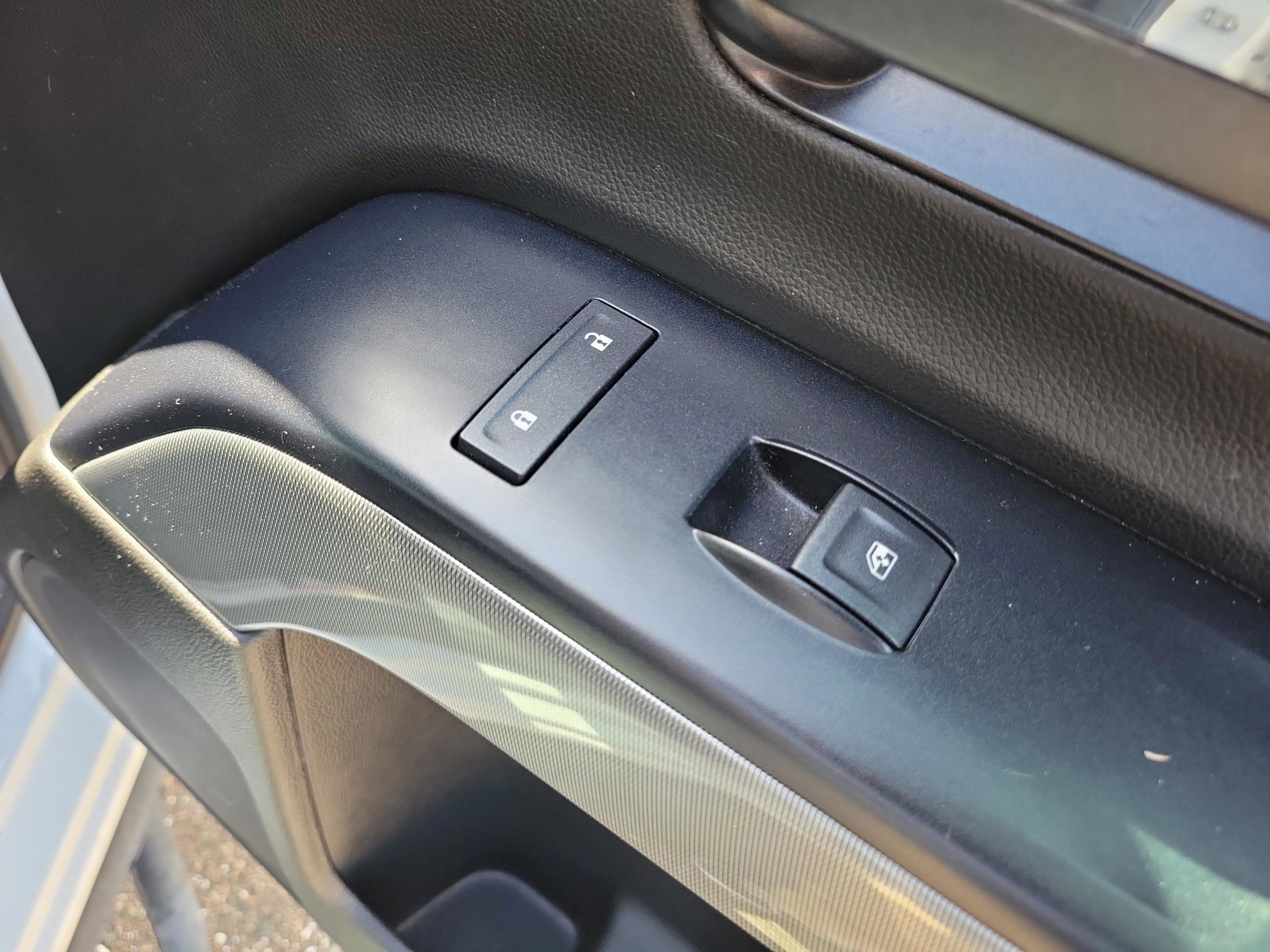 Used 2018 Chevrolet Silverado 1500 LT w/ All Star Edition image 21