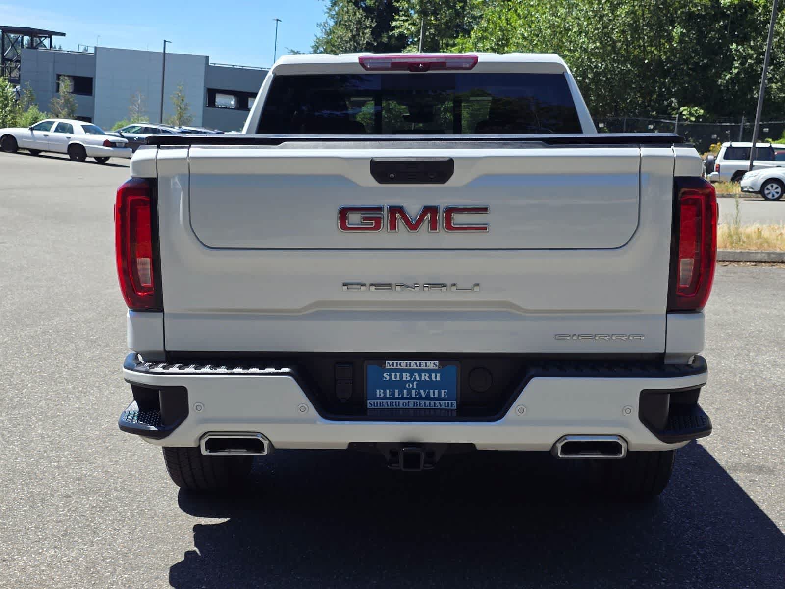 Used 2023 GMC Sierra 1500 Denali w/ Denali Reserve Package AWD/4WD image 4