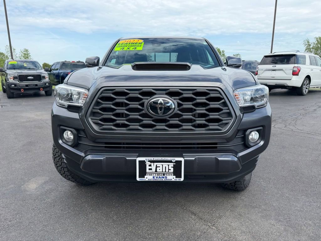 Used 2022 Toyota Tacoma TRD Sport w/ TRD Premium Sport Package AWD/4WD image 2