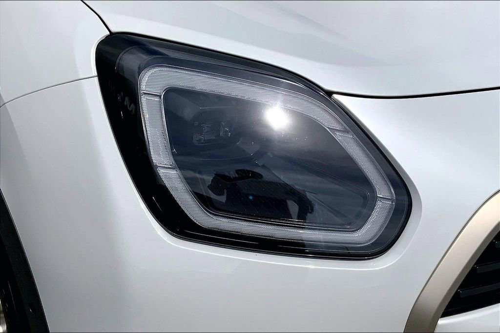 Certified 2025 MINI Cooper Countryman SE w/ Comfort Package Max image 30