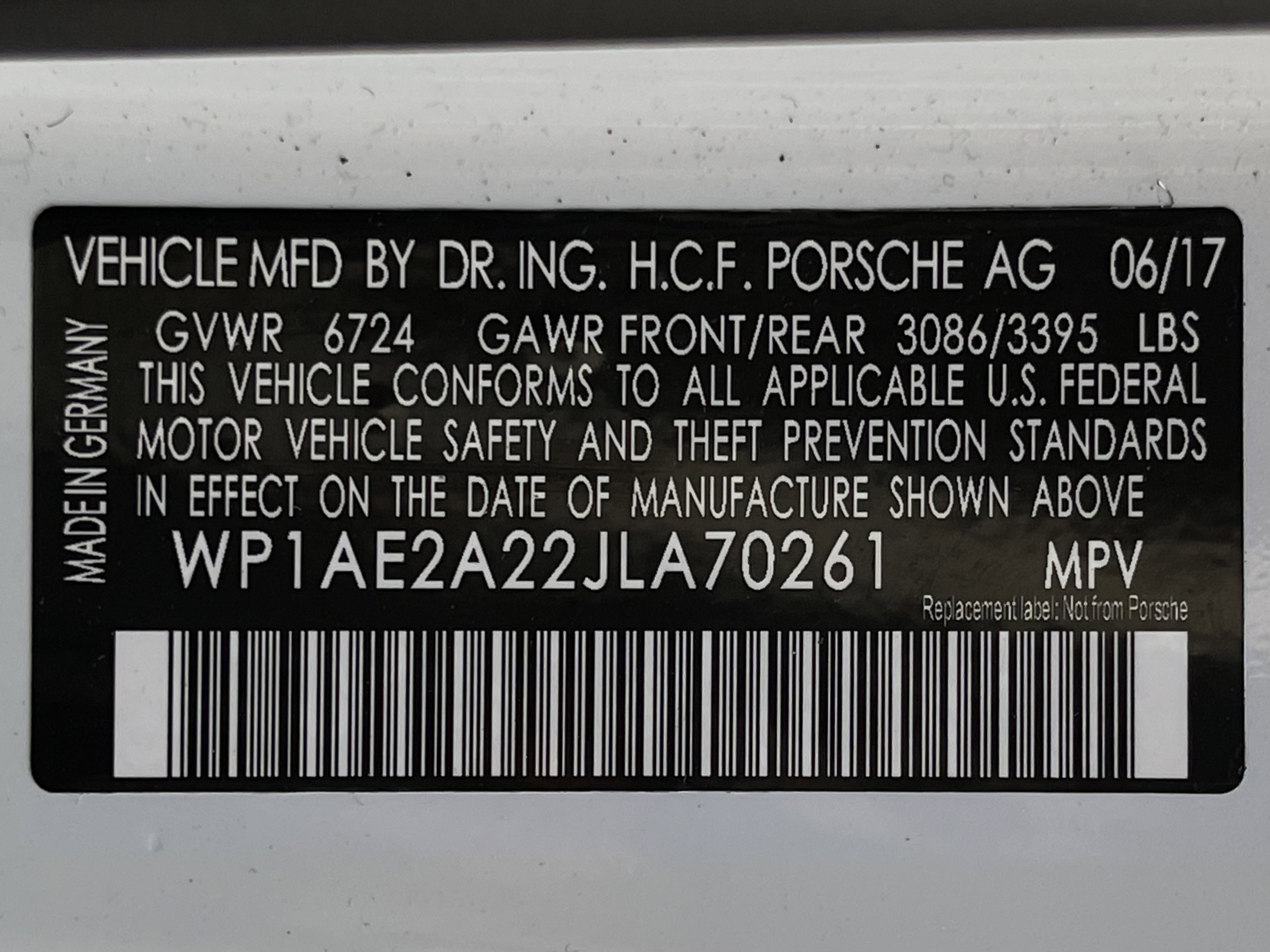 Used 2018 Porsche Cayenne S Platinum image 28