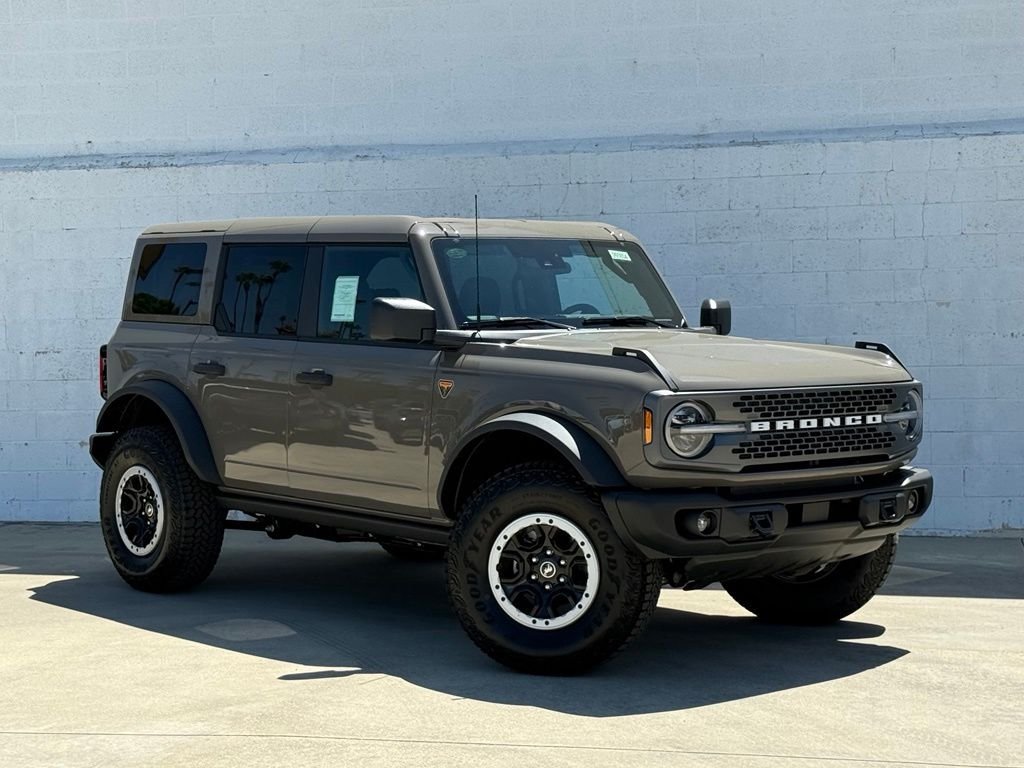 New 2026 Ford Bronco Badlands w/ Sasquatch Package
