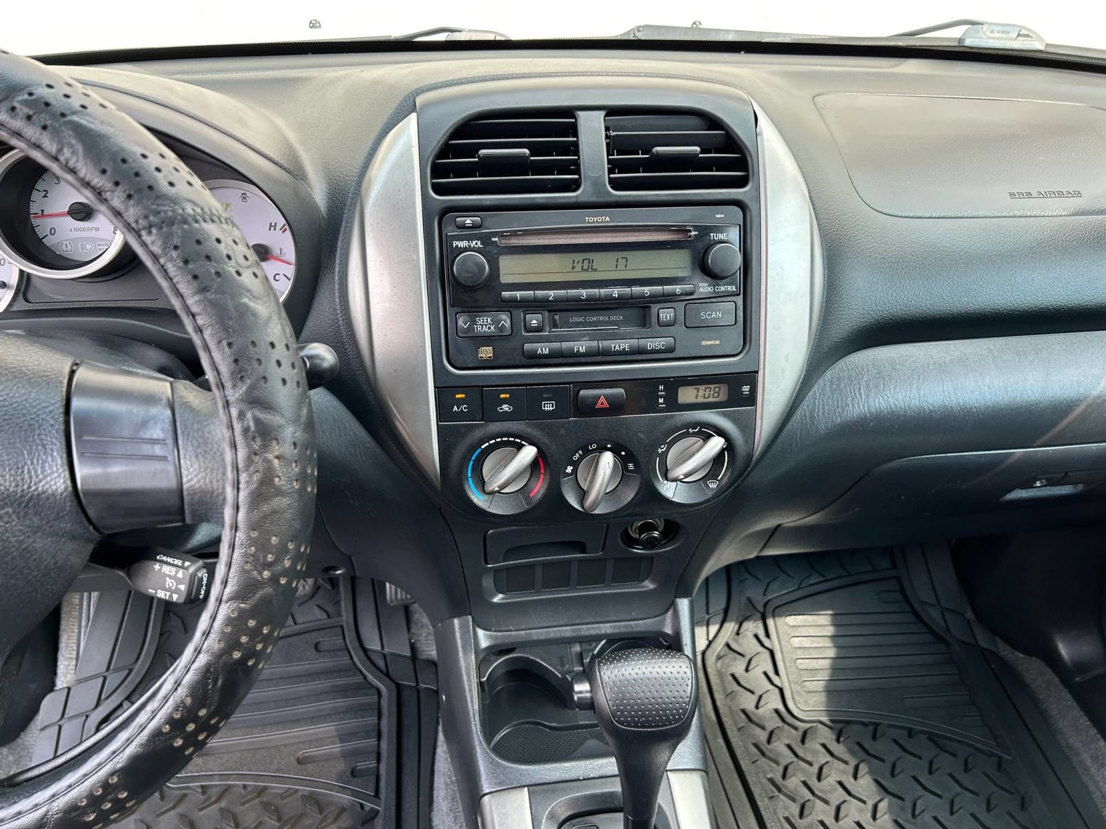 Used 2005 Toyota RAV4 2WD w/ Sport Pkg image 17