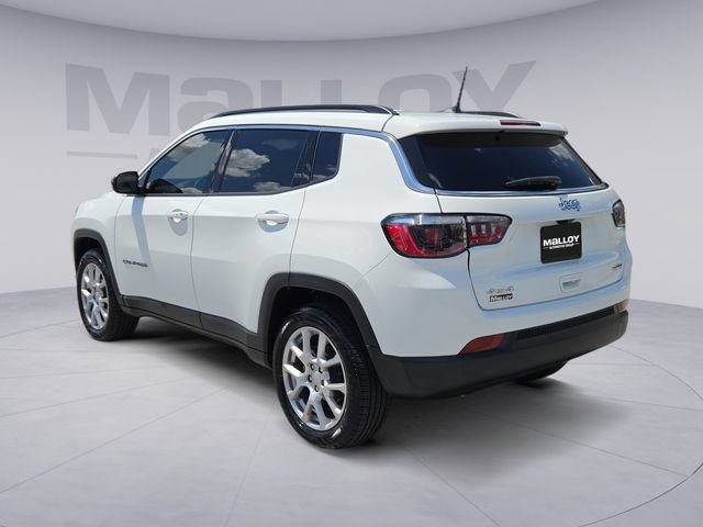 Used 2024 Jeep Compass Latitude AWD/4WD image 3
