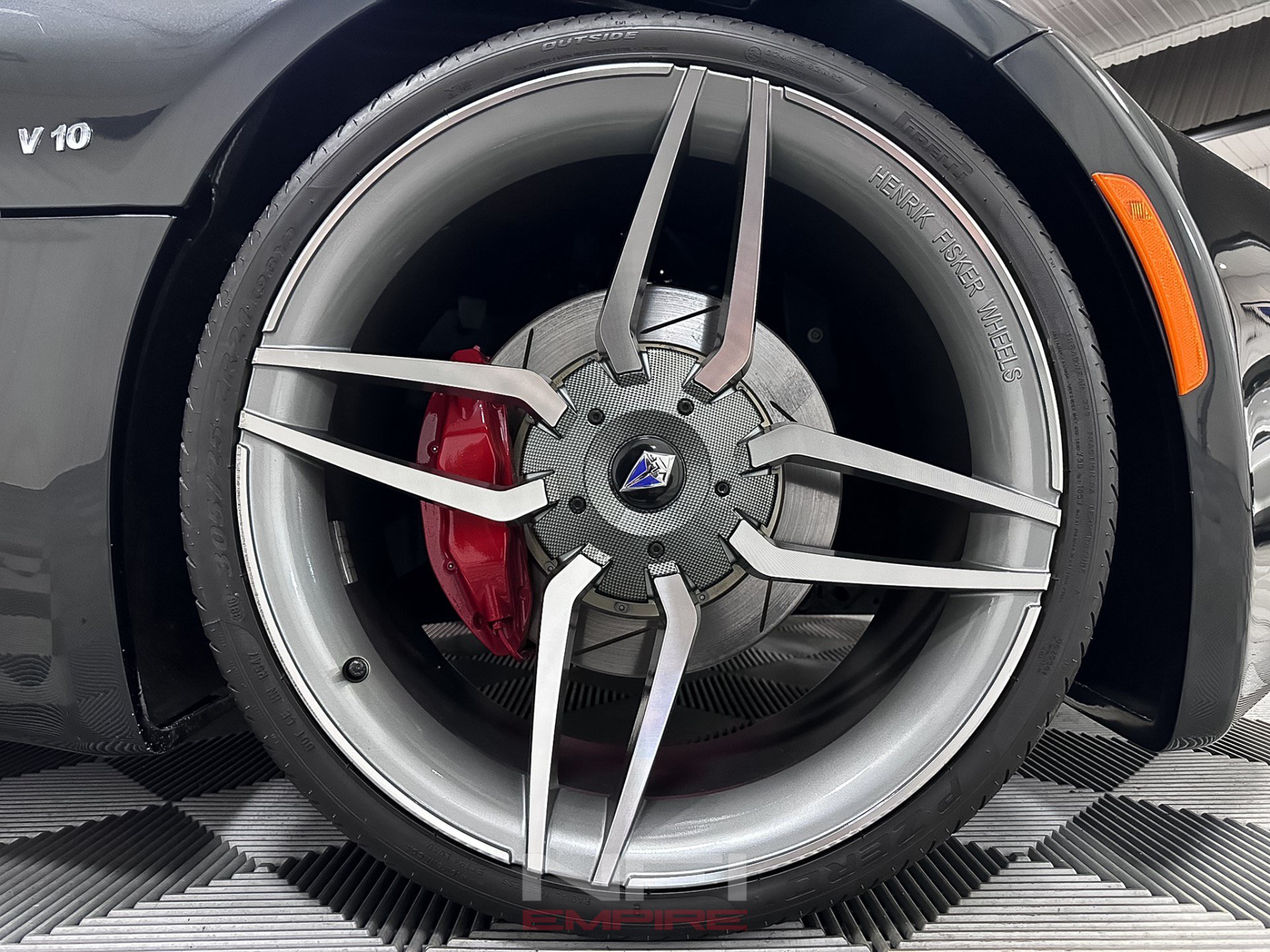 Used 2014 SRT Viper GTS w/ GTS Laguna Interior Package RWD image 25
