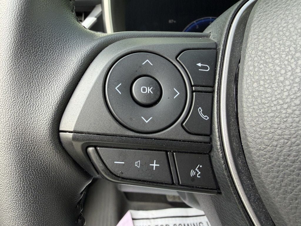 Used 2025 Toyota Corolla XSE FWD image 14