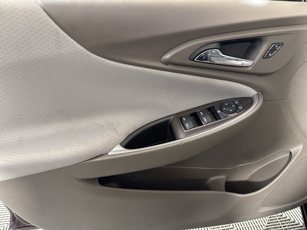 Used 2021 Chevrolet Malibu LS image 17