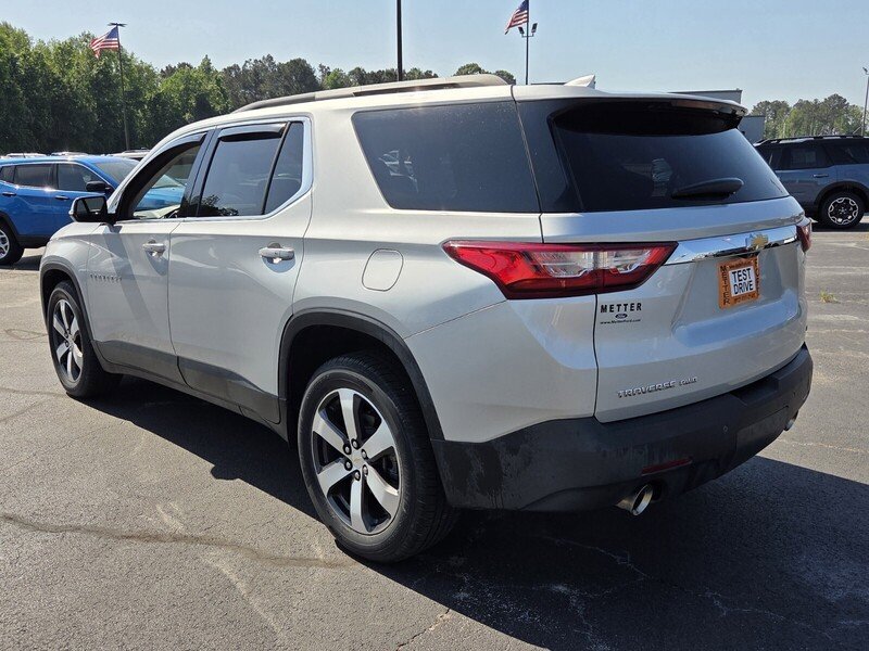 Used 2020 Chevrolet Traverse LT w/ LT Premium Package AWD/4WD image 9