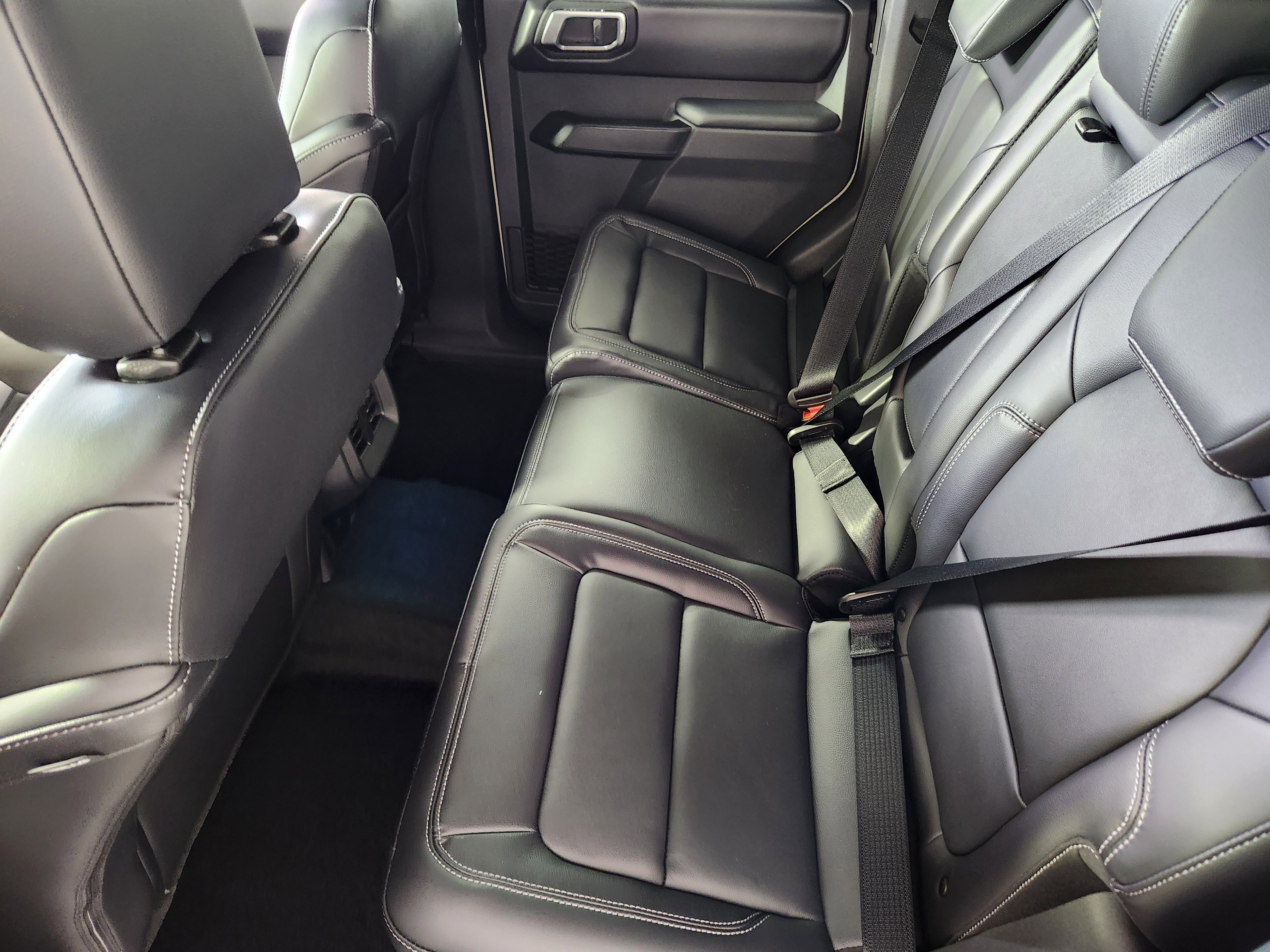 New 2026 Ford Bronco Outer Banks w/ Sasquatch Package image 14