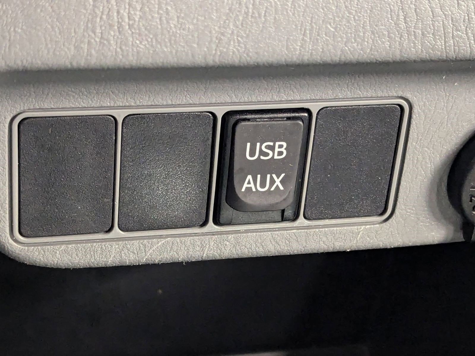 Used 2015 Toyota Tacoma 4x4 Double Cab image 23